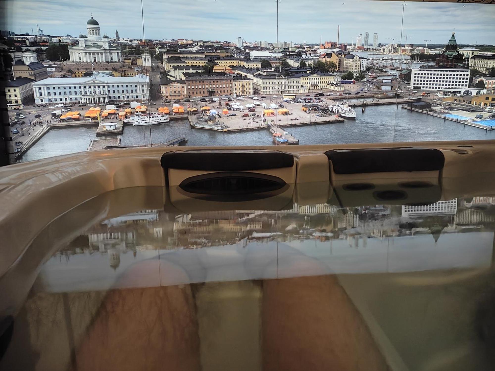 Relax & Recharge - A Unique Suite With A Touch Of Luxury - Hot Tub And Sauna Inspired Decor #Not A Real Sauna# Easy City Access - Direct Train 15 Min To City Helsínquia Exterior foto